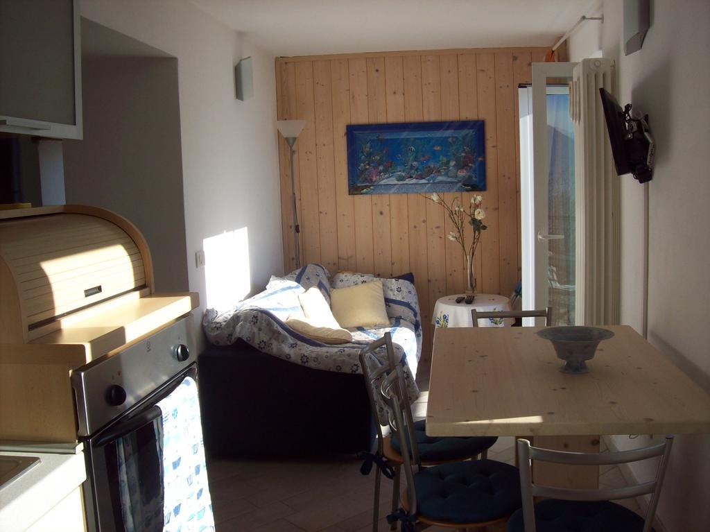Apartament Casa Delle Camelie Sorico Zewnętrze zdjęcie